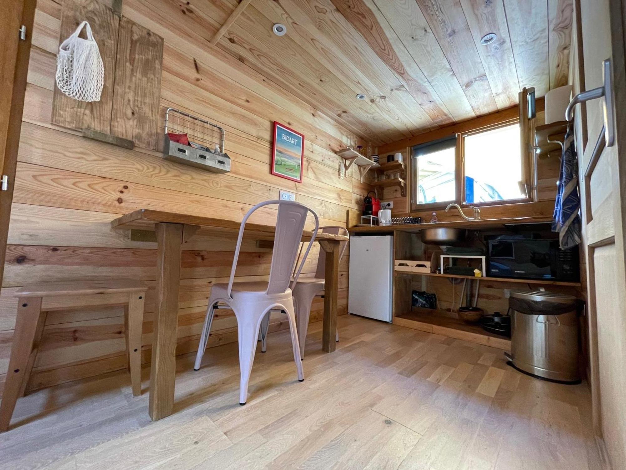 La Wodapalousa, Surf & Crossfit Guesthouse, 800M From Beach 比达尔 客房 照片