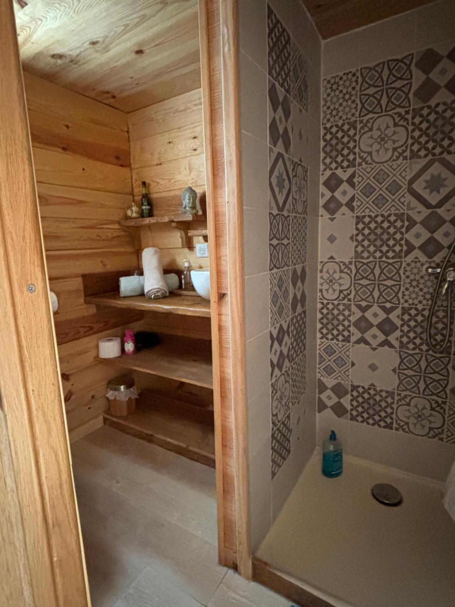 La Wodapalousa, Surf & Crossfit Guesthouse, 800M From Beach 比达尔 外观 照片