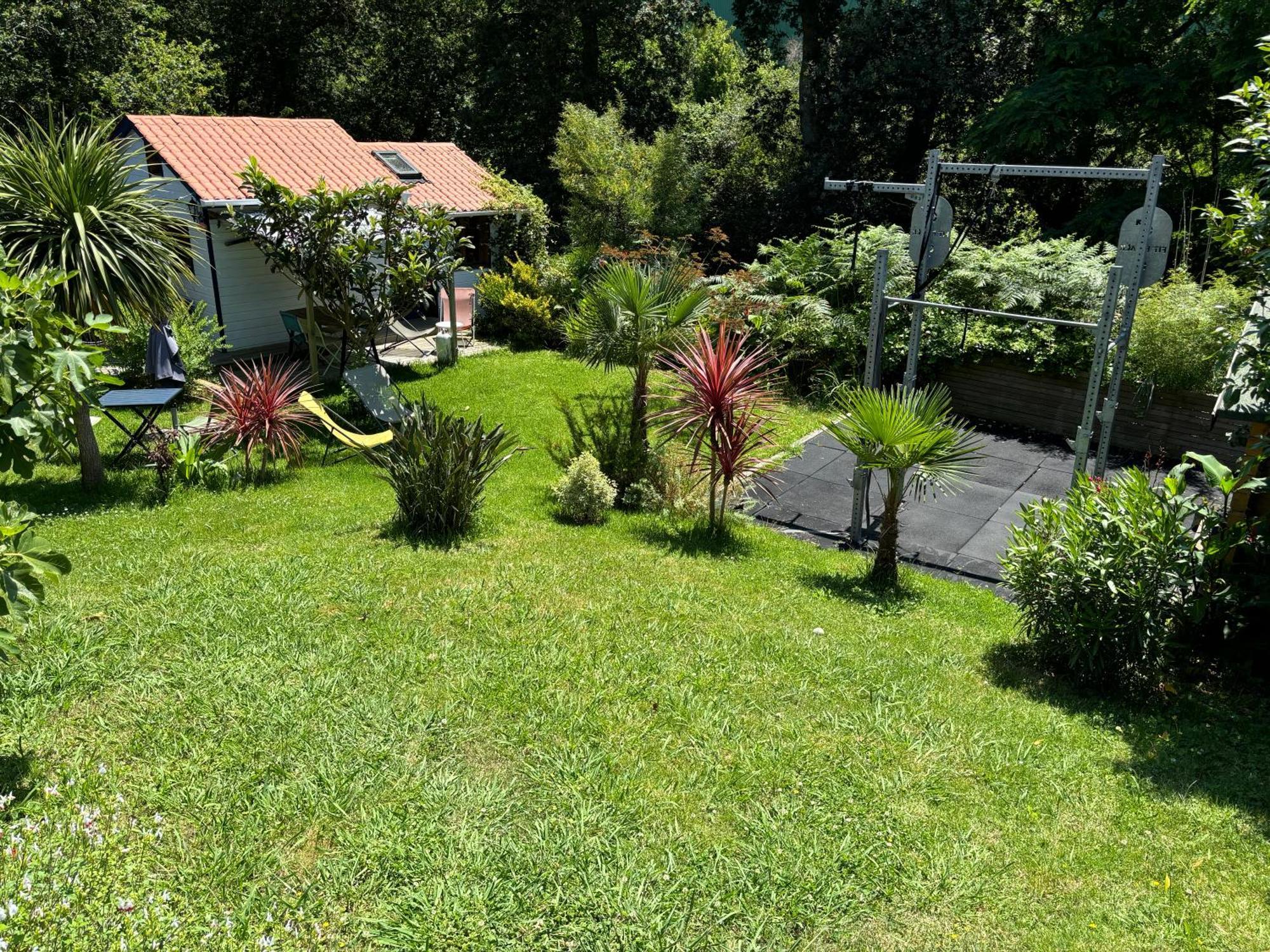 La Wodapalousa, Surf & Crossfit Guesthouse, 800M From Beach 比达尔 外观 照片