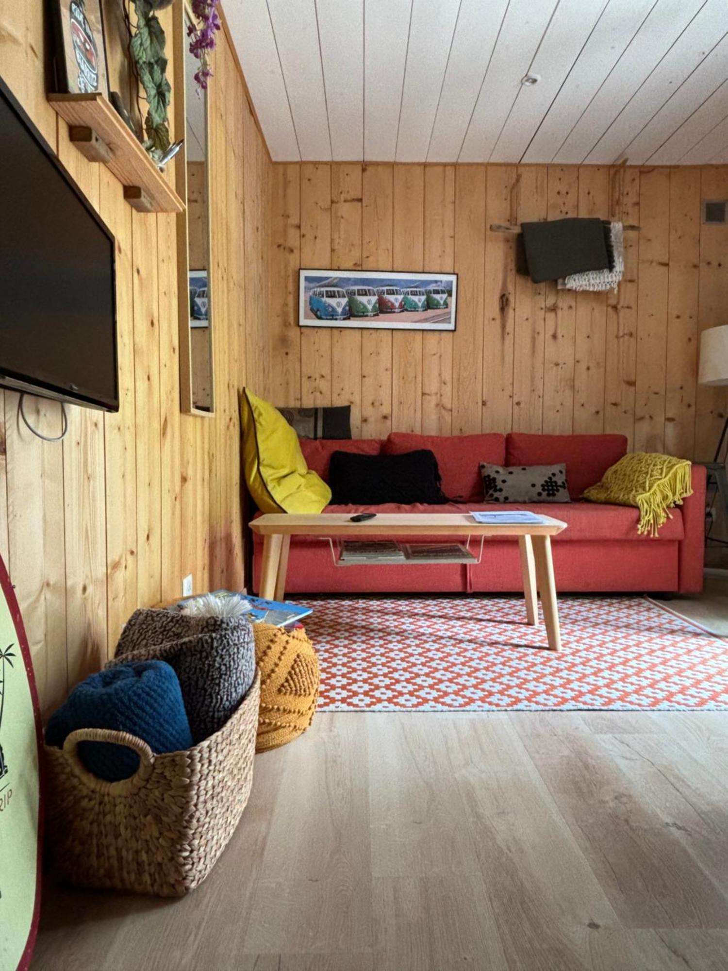 La Wodapalousa, Surf & Crossfit Guesthouse, 800M From Beach 比达尔 外观 照片